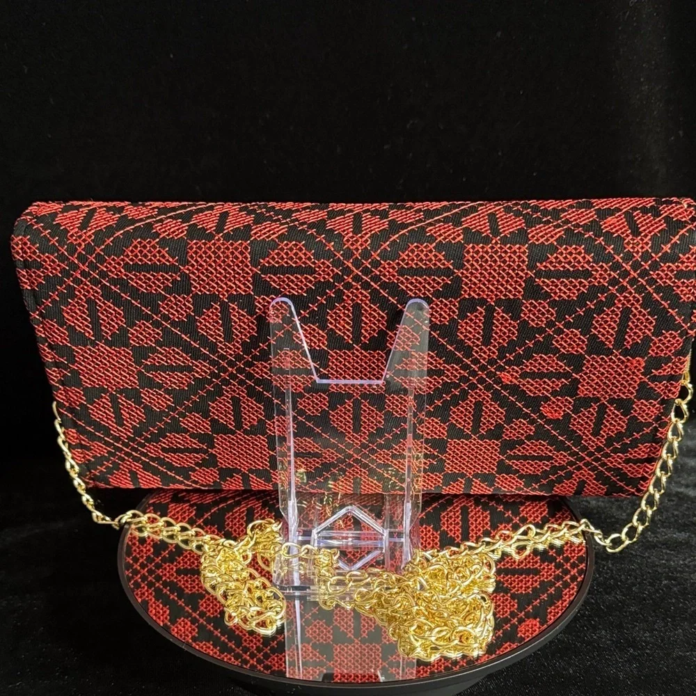Chic Red and Black Patterned Clutch
